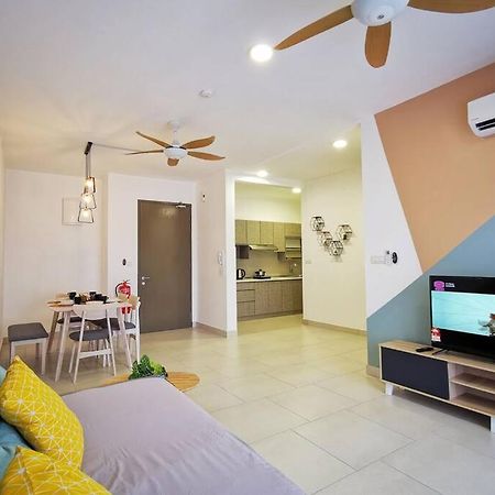 Astetica Pool & Lake View High Floor 100Mbps Wifi Netflix 세리 켐방안 외부 사진