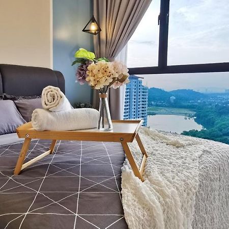 Astetica Pool & Lake View High Floor 100Mbps Wifi Netflix 세리 켐방안 외부 사진