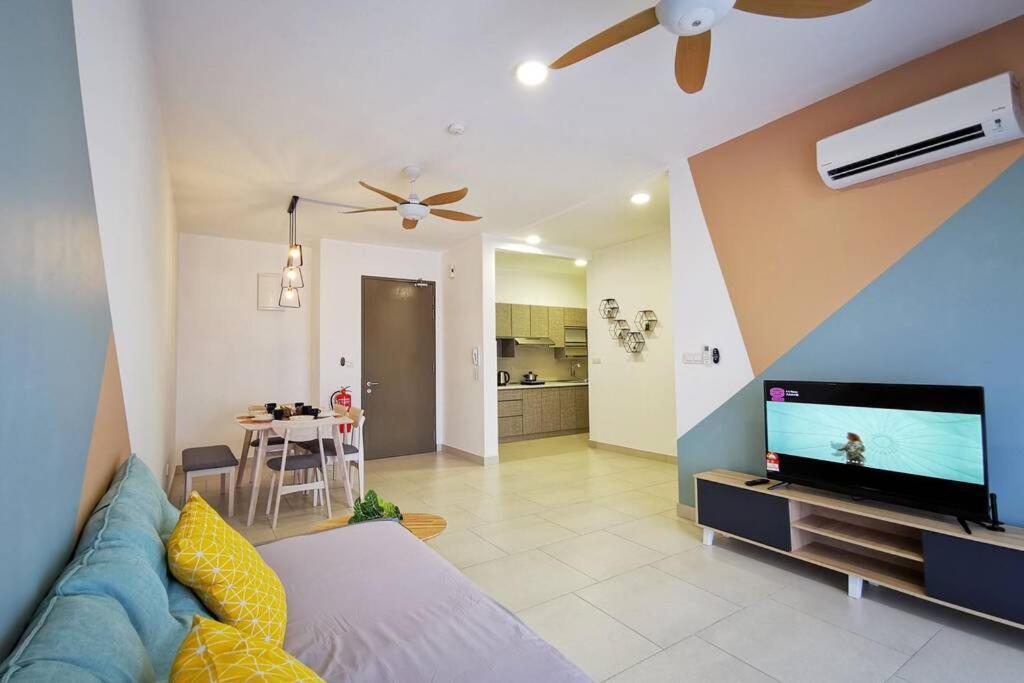 Astetica Pool & Lake View High Floor 100Mbps Wifi Netflix 세리 켐방안 외부 사진