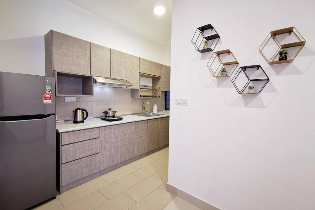 Astetica Pool & Lake View High Floor 100Mbps Wifi Netflix 세리 켐방안 외부 사진