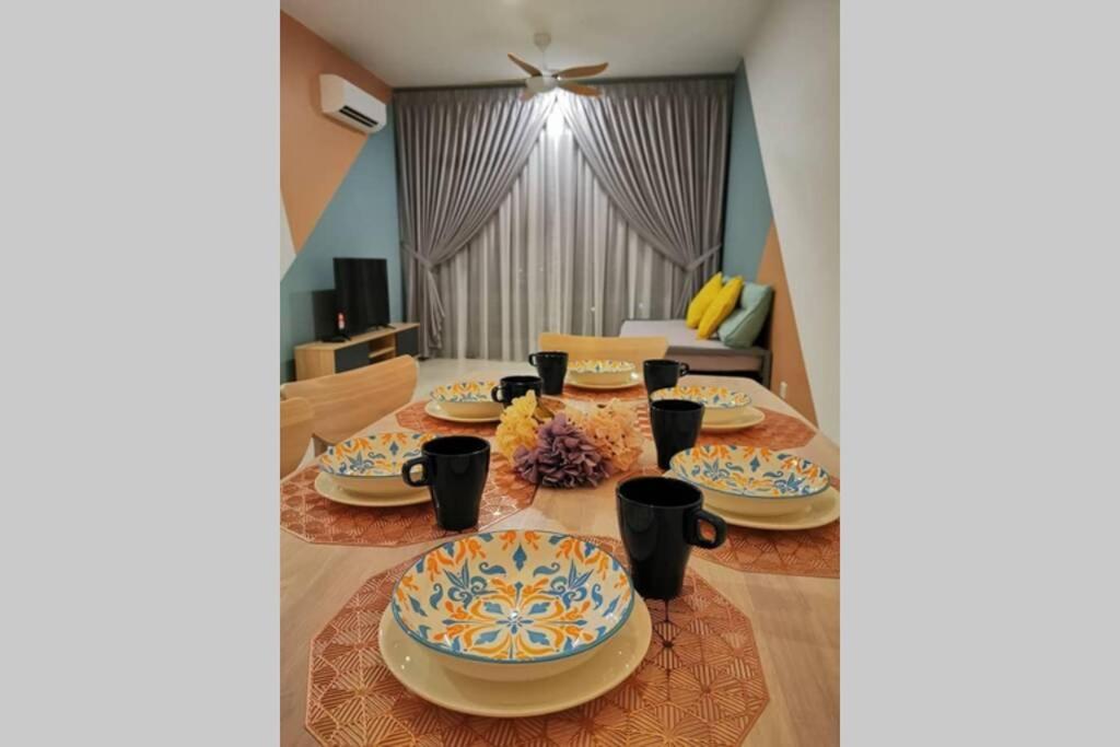 Astetica Pool & Lake View High Floor 100Mbps Wifi Netflix 세리 켐방안 외부 사진